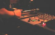 九州生まれのDJ & VJ