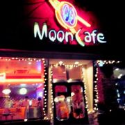 MOOOON Cafe