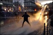 フランスの暴動と反ＣＰＥデモ！