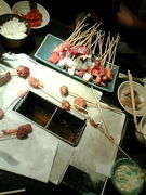 W���������W