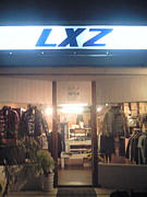 L X Z