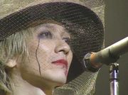 Mixi シルクスカーフに帽子のマダム 吉井和哉の歌唱法研究会 Mixiコミュニティ