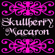 Skullberry Macaron