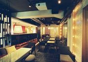 Red dining stage
