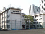 Ʀ