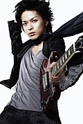 AKIHIDE PLAY GUITAR